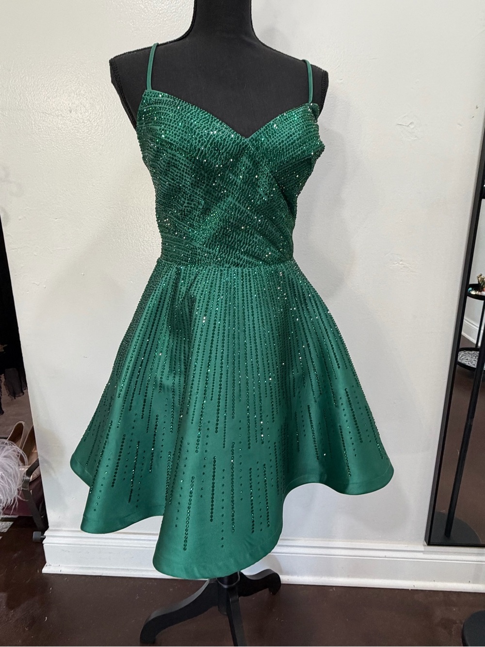 Sherri Hill Emerald Green Sequin Fit-and-Flare Spaghetti Strap Dress